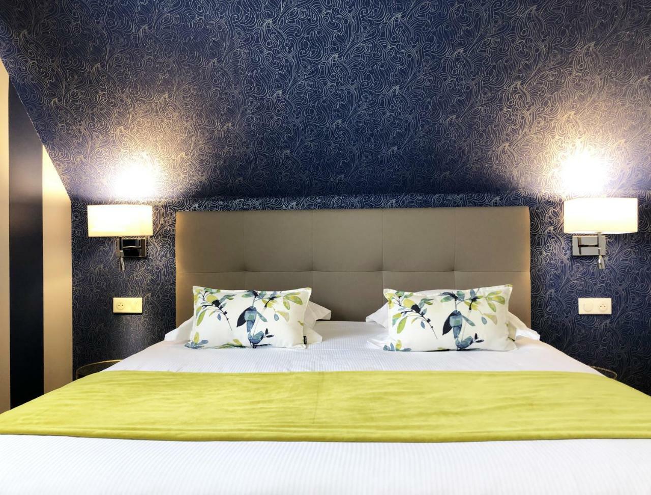 Hotel Les Suites - Domaine De Crecy Экстерьер фото